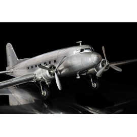 Metallmodell der DC-3 "Dakota"